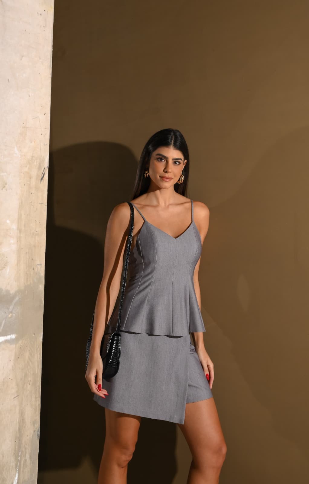 Regata alça fina acinturada